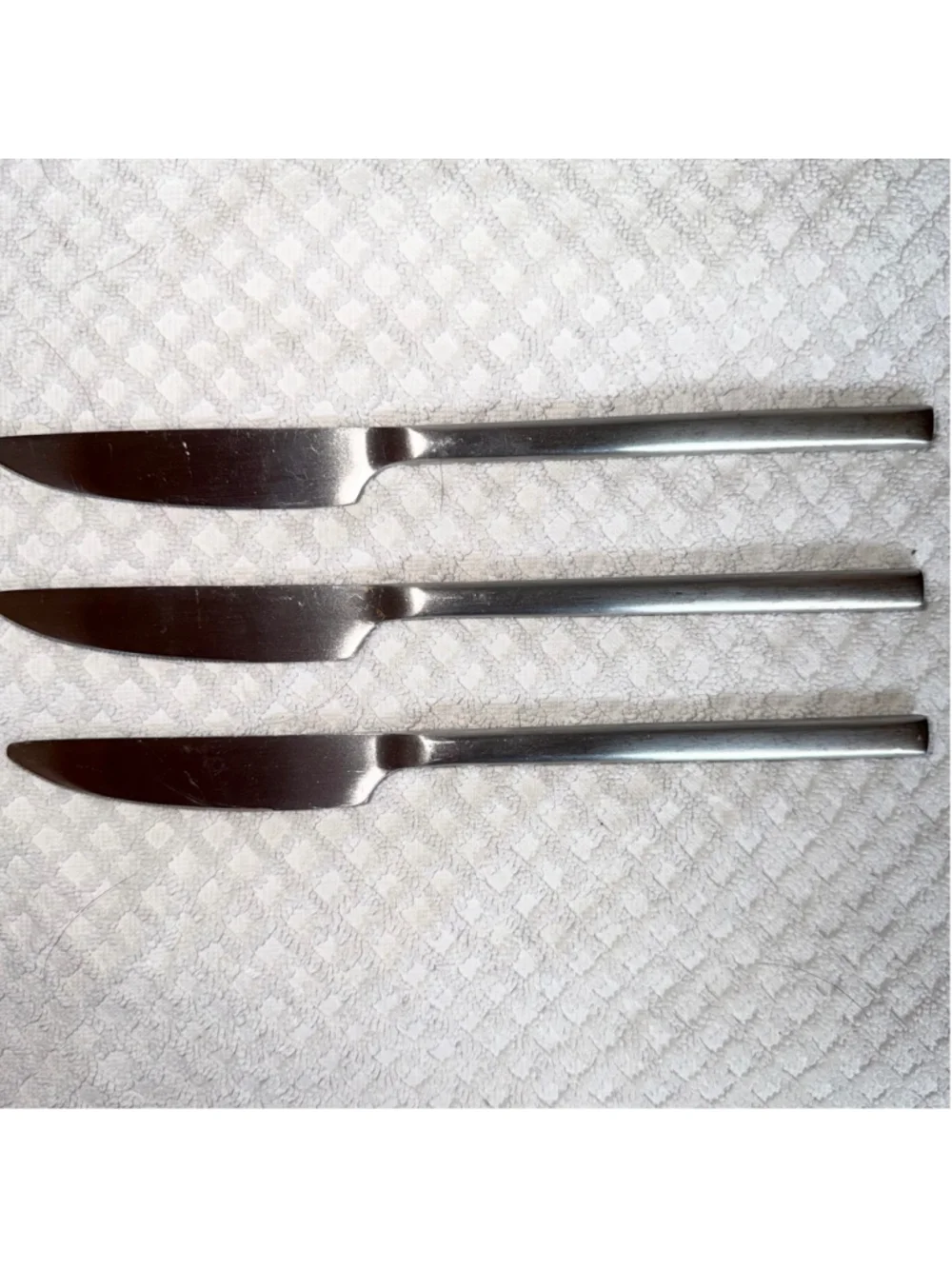 EUC Better Homes & Gardens Holden 3 Piece Flatware Dinner Knives Satin Finish
